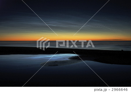 北緯６１度午前０時過ぎの北の空 2966646