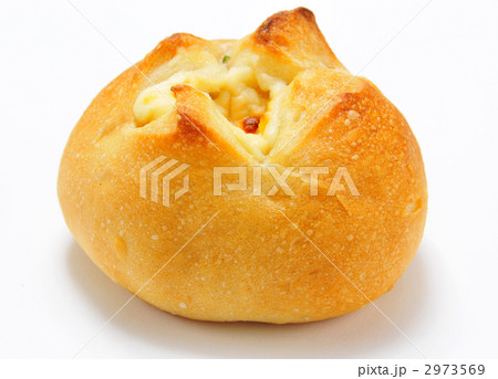 2973569