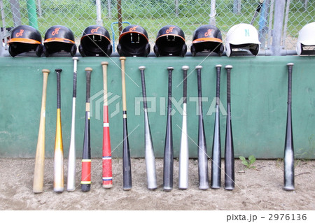 金属バットとヘルメット 金属バットとヘルメット 2976136