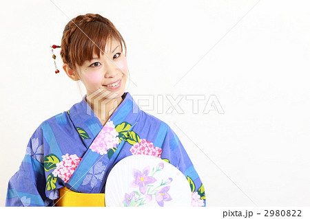 浴衣姿の若い女性 浴衣姿の若い女性 2980822