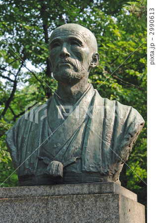 鶴岡散歩・鶴岡公園　酒井調良翁銅像 2990613