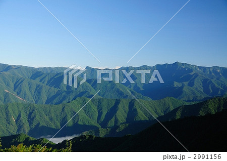 大峰山脈の夜明け 2991156
