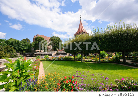 ドイツ　ニュルンベルク　カイザーブルクの中庭 2995115