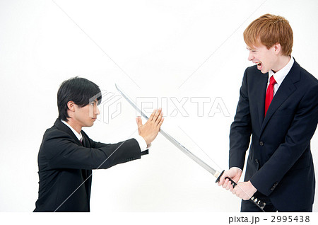 白刃取り 外国人 男性の写真素材