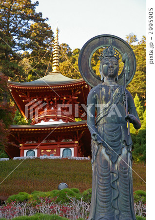 勝尾寺　聖観音と多宝塔 2995905