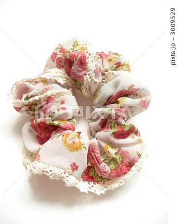 花柄のシュシュ 3009529