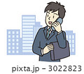 携帯電話で話す男性 3022823