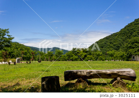 高原のベンチ 3025111