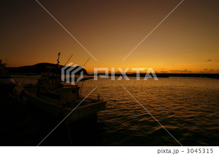 与那国、夏の夕暮れ 3045315