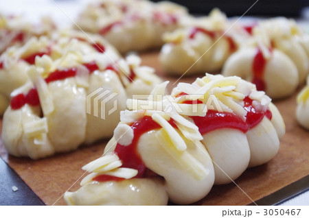 焼く前パン 3050467