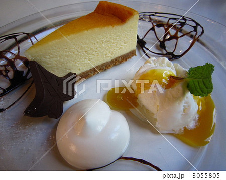 チーズケーキ　ホイップクリーム　スポンジケーキ　ベイクドチーズケーキ 3055805