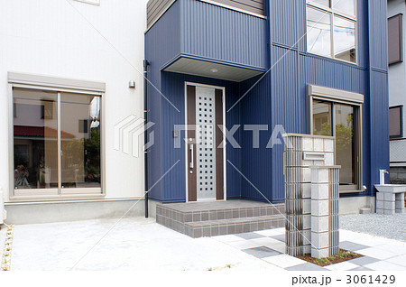 ある新築住宅の玄関 ある新築住宅の玄関 3061429