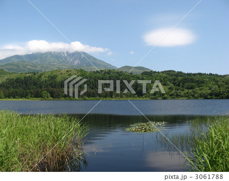 利尻山とオタトマリ沼 利尻山とオタトマリ沼 3061788