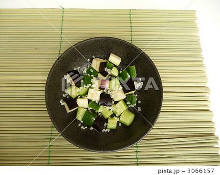 お盆 真菰(まこも)とお供え物の水の子 お盆 真菰(まこも)とお供え物の水の子 3066157