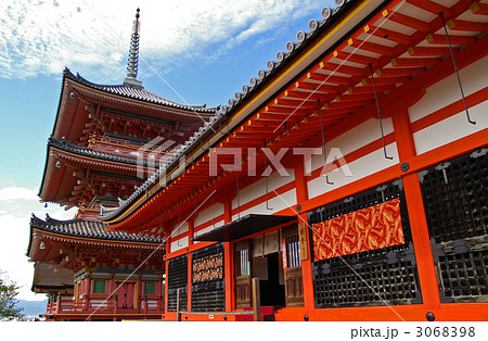 清水寺　三重塔と経堂 3068398