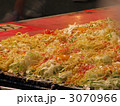 露店の広島風お好み焼き 3070966