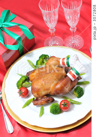クリスマスディナーのチキン料理。 3072808