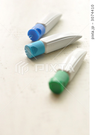 3074410