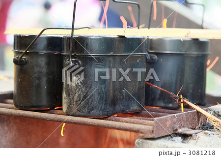 キャンプ飯盒炊爨  3081218