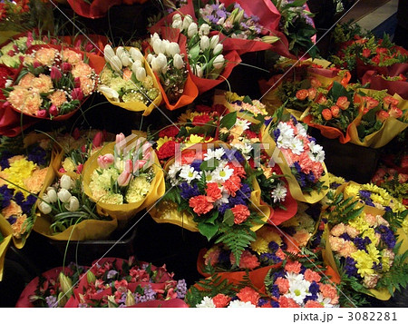 パリ花屋 花屋 パリ フランス 花束 花屋店先の写真素材