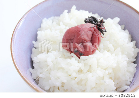 白米に梅干し 3082915