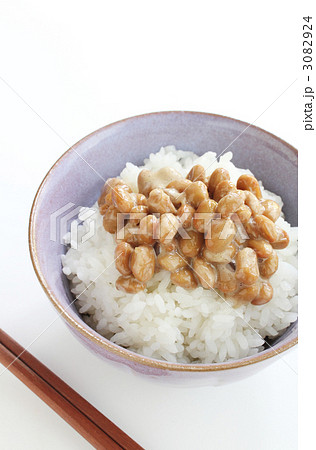 白米に納豆 3082924