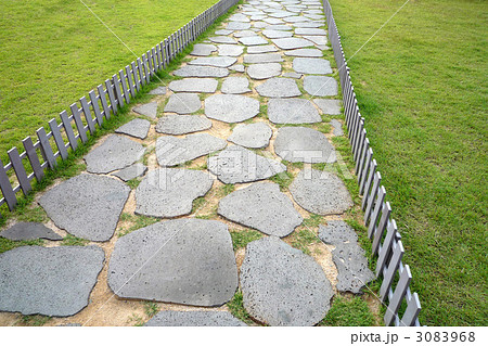 芝生の石道 芝生の石道 3083968