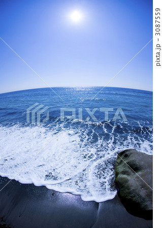 鎌倉　稲村ガ崎の海岸 3087559