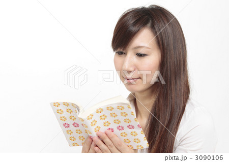読書をする女性 3090106