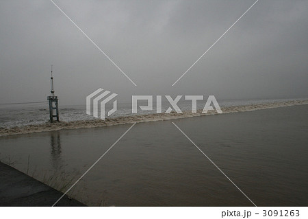 中国銭塘江大逆流 中国銭塘江大逆流 3091263
