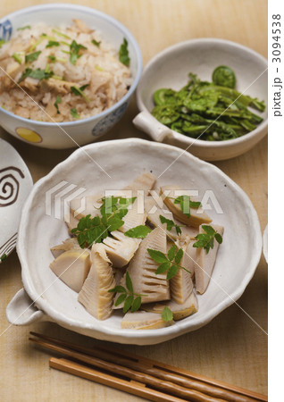 タケノコの煮物木の芽添え 3094538