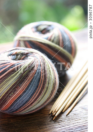 毛糸玉と編み針 3096787