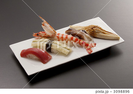 にぎり鮨盛り合せ　江戸前鮨　和食文化　すしイメージ素材 3098896
