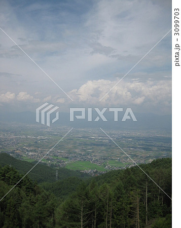 清水高原から望む松本平 3099703