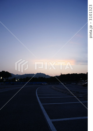 夕暮れの堀坂山 3101323