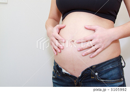 妊娠6カ月の妊婦 3105992
