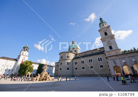 オーストリア　ザルツブルク　レジデンツ広場 3108799