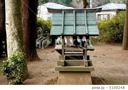開放的な雰囲気が心地よい十二所神社を訪れて 開放的な雰囲気が心地よい十二所神社を訪れて 3109248