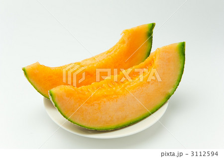 2切れのマスクメロンの写真素材