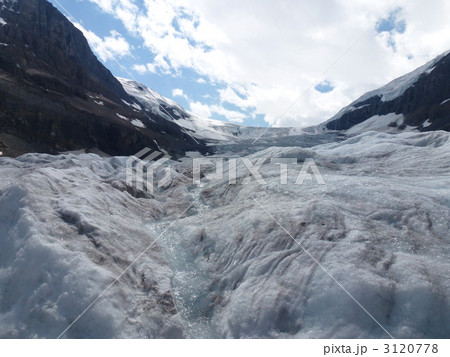 コロンビア大氷原のアサバスカ氷河 3120778