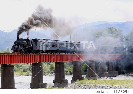 3122092