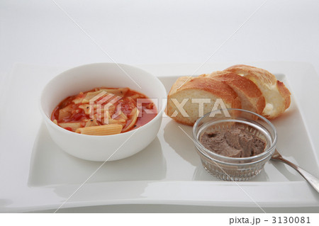 鶏レバーペーストとミネストローネの食事イメージ 3130081