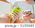 スマートフォン 女性 2人 3135085