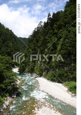 黒部峡谷の清流 3135844