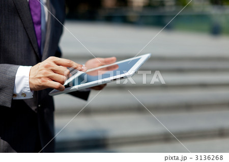 タブレット型PC　iPad　タブレットPC　電子書籍　男性　メンズ　ビジネスツール 3136268