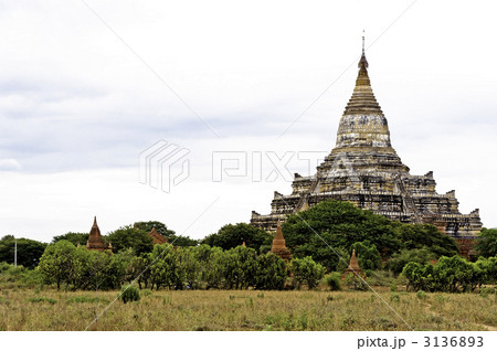 ミャンマーの寺院(ミャンマー、バガン) 3136893