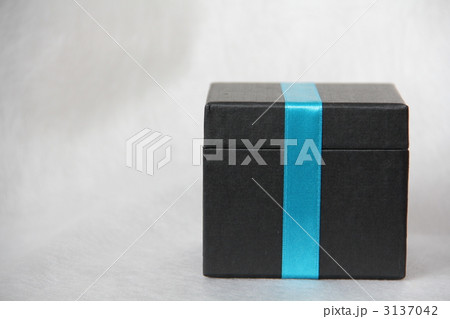 BOX BOX 3137042