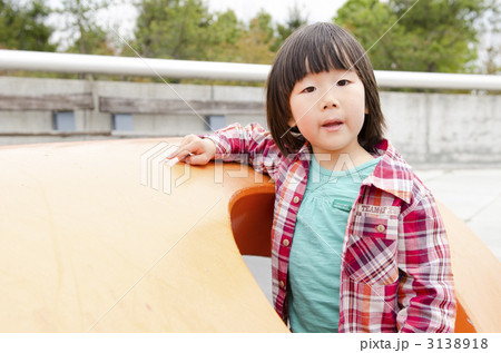 遊ぶ女の子 3138918