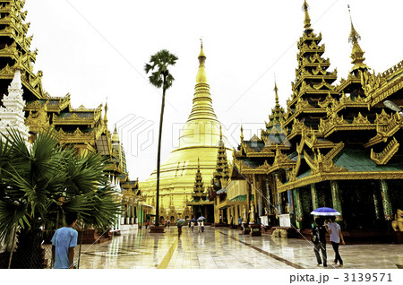 シュエダゴォン・パヤー(ミャンマー、ヤンゴン) シュエダゴォン・パヤー(ミャンマー、ヤンゴン) 3139571