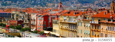 南仏ニースのカラフルな街並み（フランス） 3156055